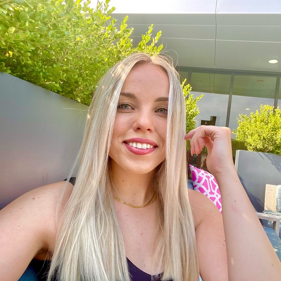 Meet your Posher, Sarah - Picture 1 of 1